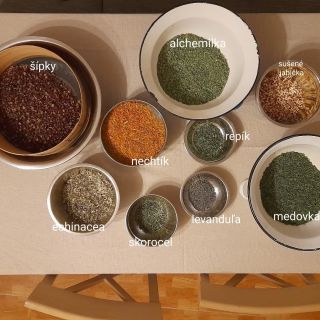 Myslíte si , že bylinkarstvo patrí medzi remeslá? Zbieranie, spracovanie, miešanie. Štúdium, skúšanie, ručná práca....